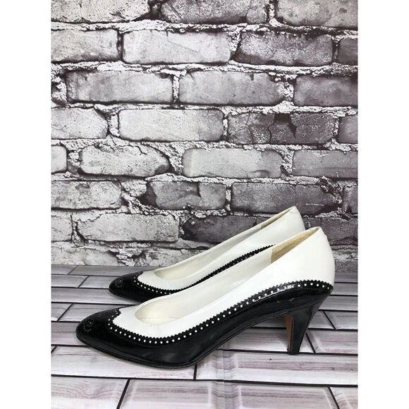 Rangoni Cyder VTG White Leather Black Wingtip Pointed Heels Women’s Sz 7.5AAA US - Picture 1 of 16